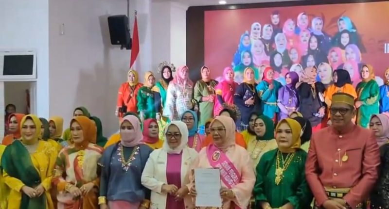 Ernawati Widoyo Resmi Dilantik Sebagai Ketua DPK IWK Bone Kota Bontang