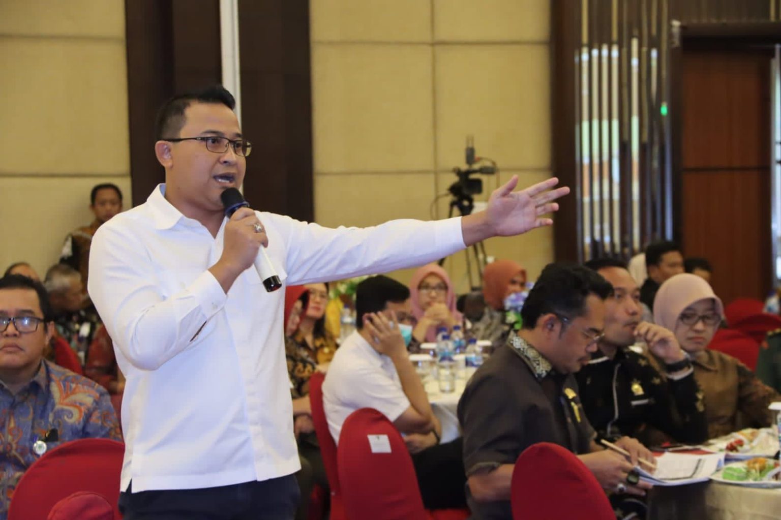 Hadiri Konsultasi Publik RDP Kaltim, Sapto Kritisi Pembangunan Infrastruktur dan Dampak Lingkungan