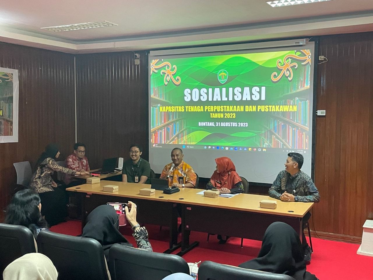 Tingkatkan Kualitas Pustakawan dan Arsip Daerah, DPK Kaltim Sosialisasi SNP di Bontang