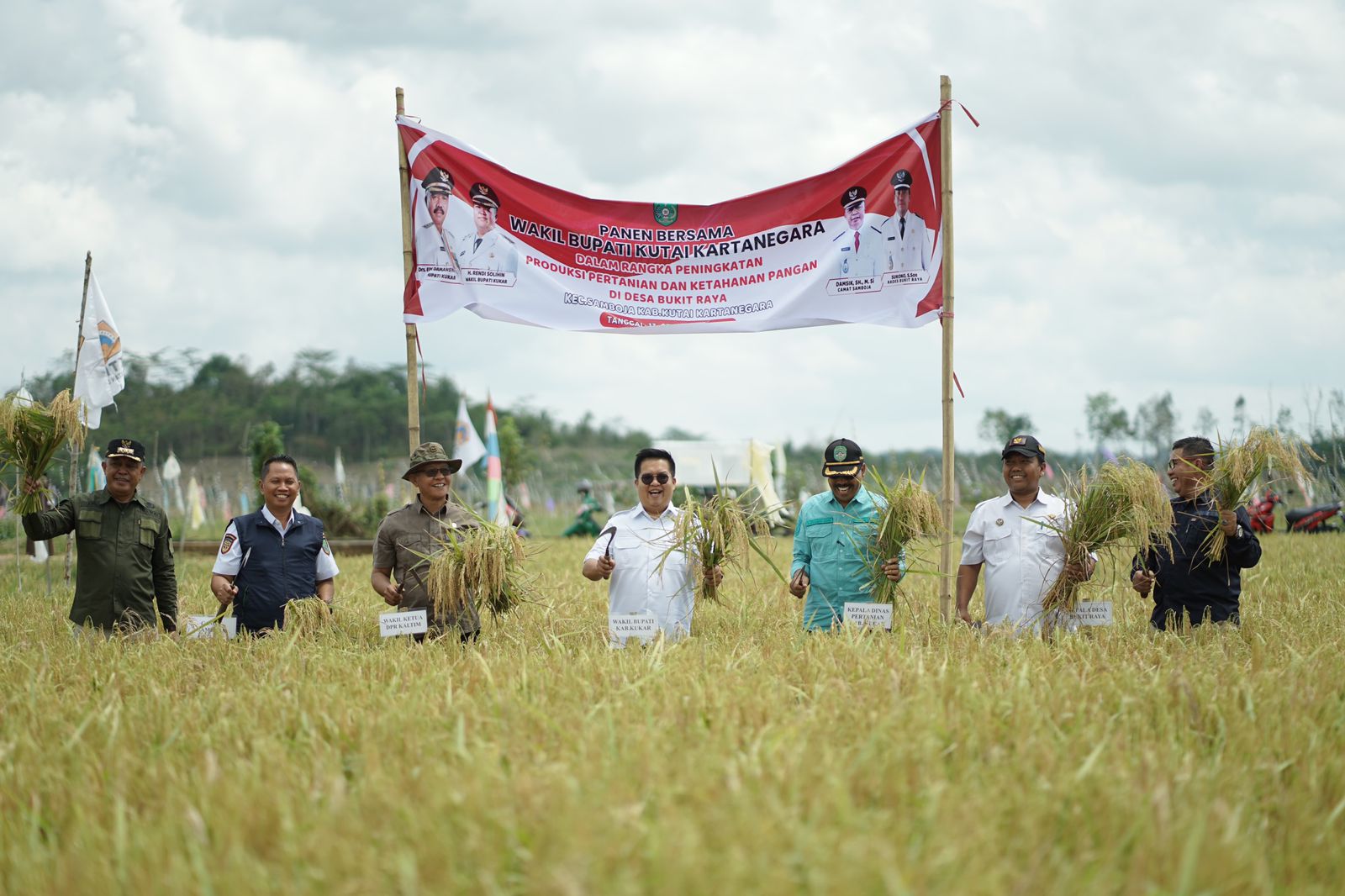 Panen Raya di Desa Bukit Raya, Rendi Solihin Yakin Kukar Mampu Menjadi Pemasok Pangan IKN