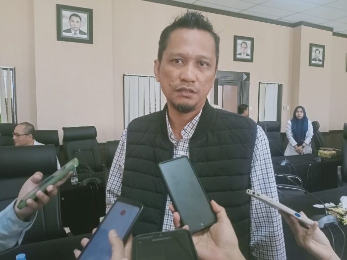 Ketua Komisi II DPRD Kaltim Minta Pemerintah Tangani Parkir Truk dan Peti Kemas