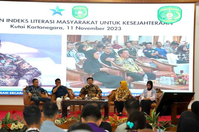 Sekda Sunggono Buka Talk Show Peningkatan Indeks Literasi Masyarakat Garapan GPMB Kukar
