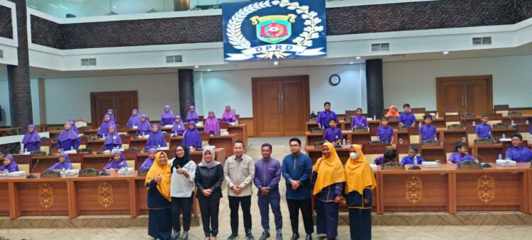 Komisi IV Terima Kunjungan Siswa dan Guru SD Ar Rauza Samarinda