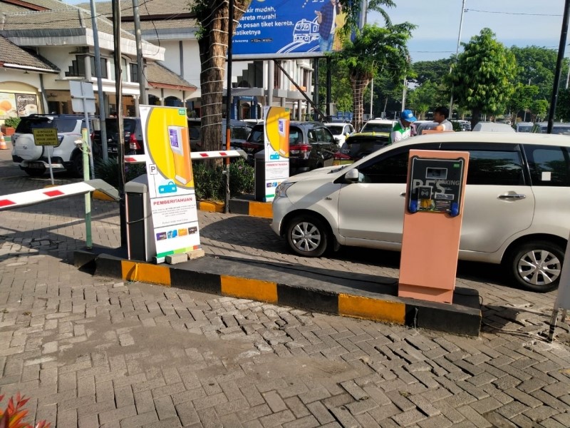 Thohiron Dorong Digitalisasi Retribusi Parkir di Pasar untuk Transparansi dan Efisiensi
