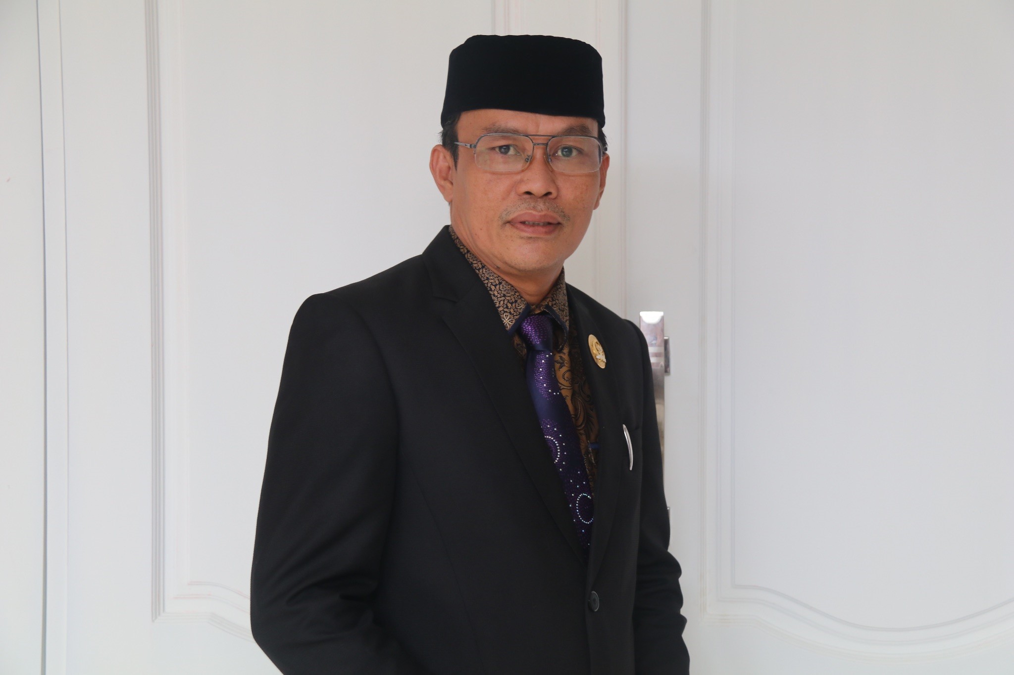 Jhon Kenedy Minta Pemda Lakukan Pengerasan Jalan Lombok di RT 016 Kelurahan Petung