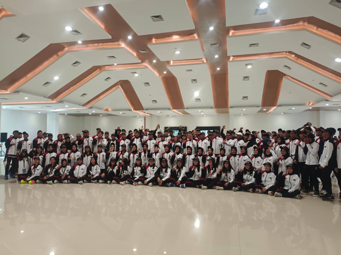 156 Kontingen Kaltim Resmi Dilepas Menuju Ajang Pra Popnas Zona IV di Kendari