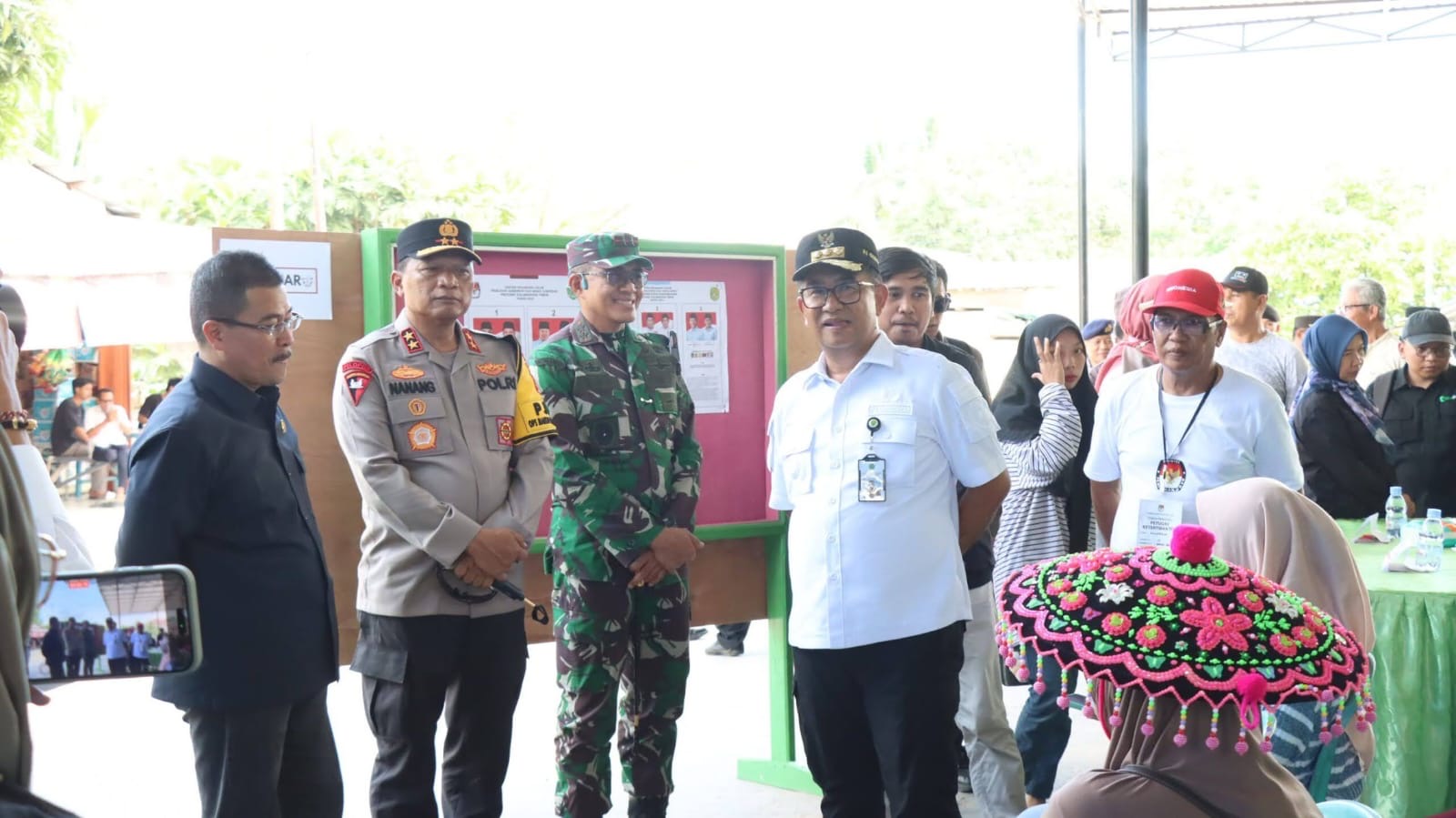 Pilkada Serentak 2024: DPRD Kaltim, Pj Gubernur Beserta Rombongan Tinjau Langsung Pelaksanaan Pilkada di Muara Badak