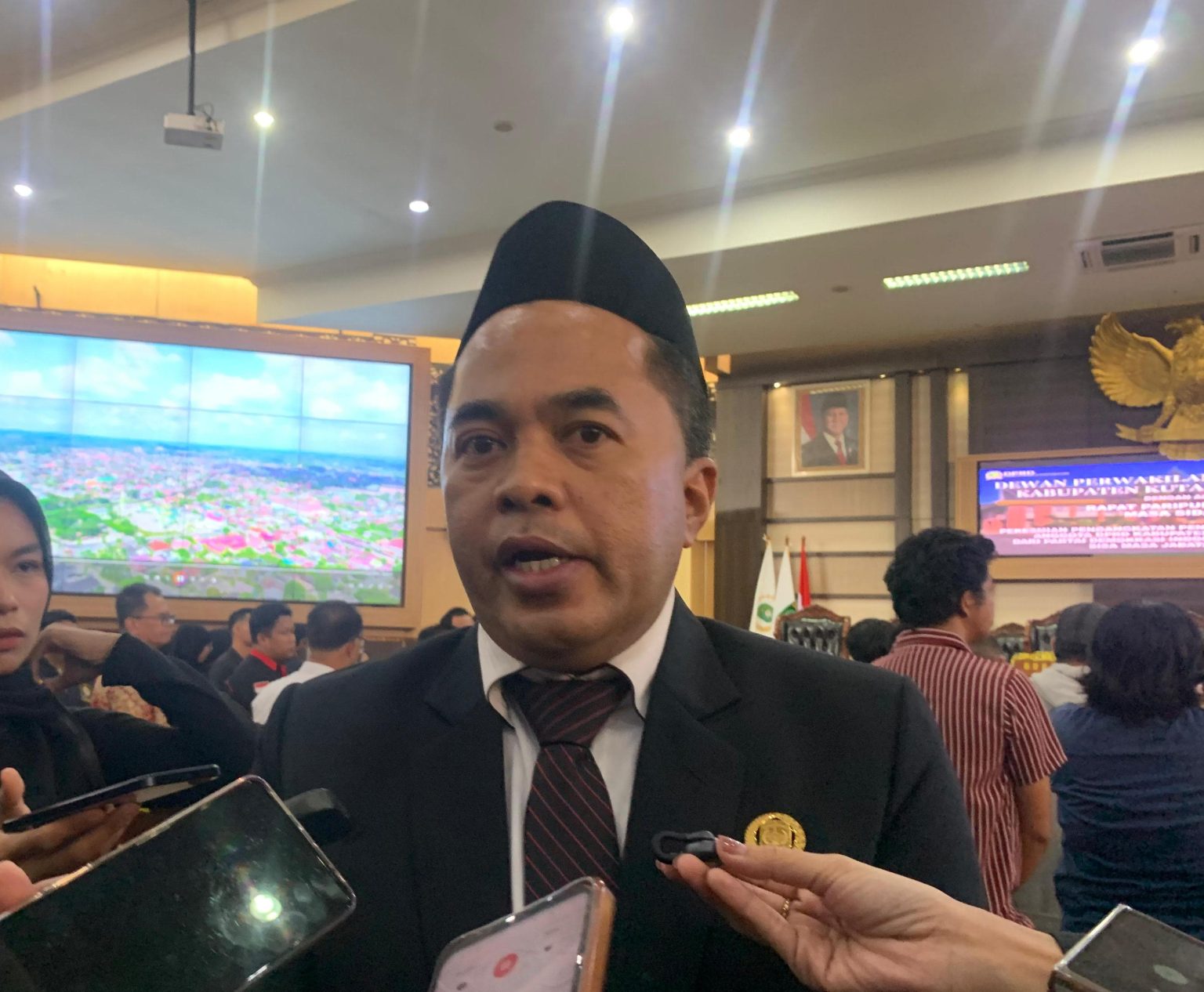Ketua DPRD Kukar Tegaskan Prioritas Pembahasan APBD Perubahan 2025 Usai Penyerahan KUA-PPAS 2026