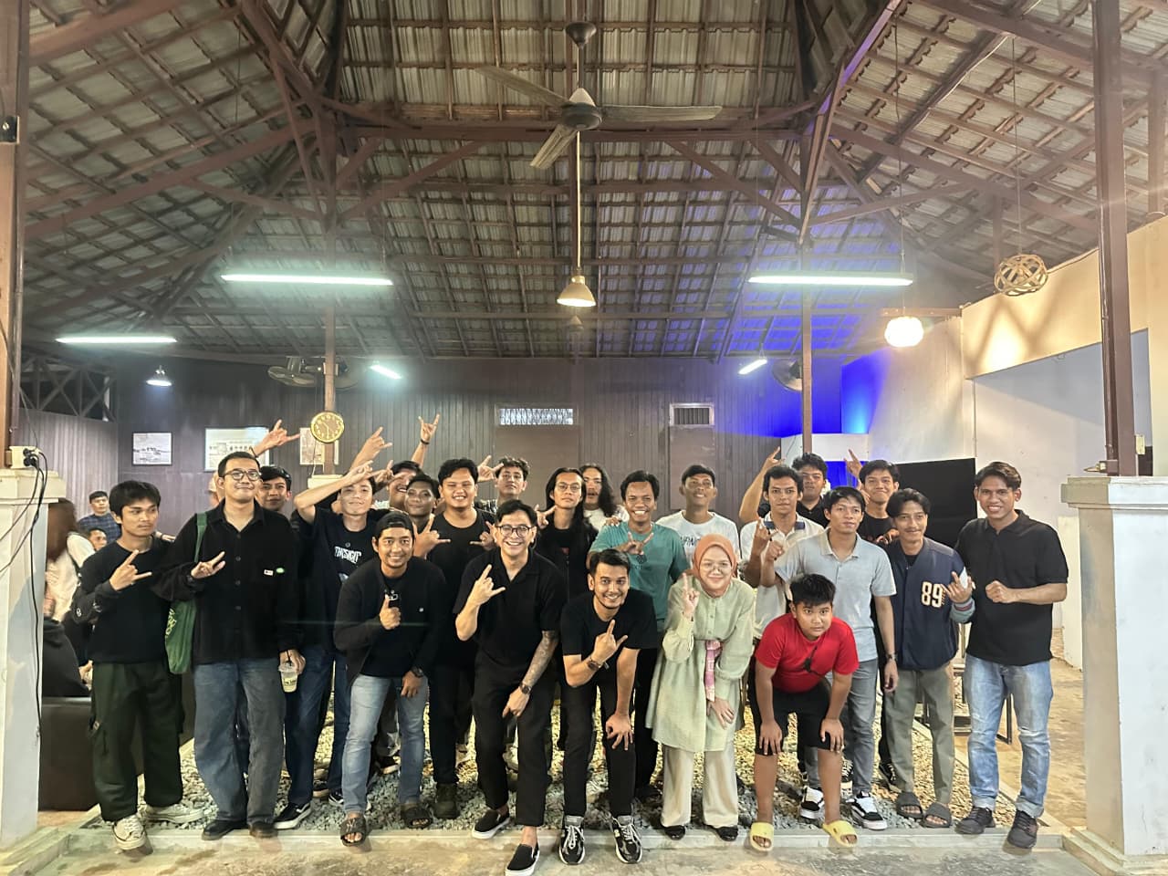 Reses Dapil I Akbar Haka Terima Aspirasi Terkait Beban Biaya Seragam
