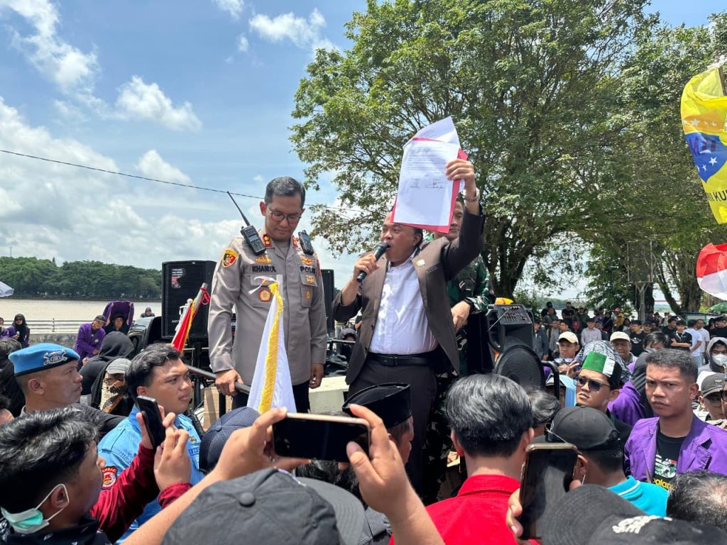 DPRD Kukar Terima 12 Tuntutan Mahasiswa, Abdul Rasid Tekankan Stabilitas Daerah