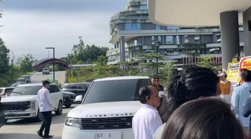 Polemik Range Rover Rp8,49 Miliar Kembali Mencuat, Pemprov Kaltim Tegaskan Bukan Unit yang Dikembalikan
