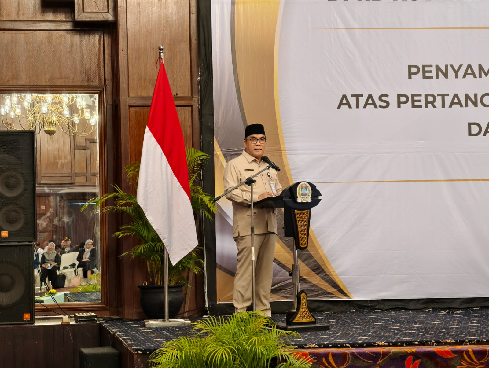Wakil Wali Kota Balikpapan Sampaikan Nota Penjelasan APBD 2025 di Hadapan DPRD Balikpapan
